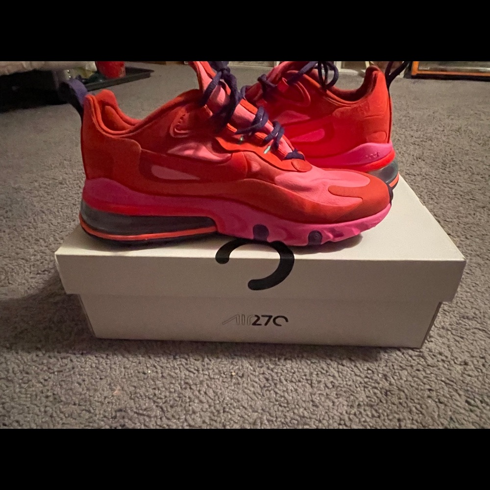 Nike 270s